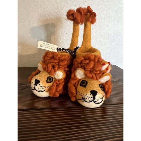 Leopold the Lion Slippers Hand Made Nepal Himalayas 100% Merino Wool 0-1 Y - Picture 1 of 5